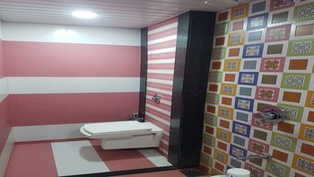 Hotel Laabh Bathroom