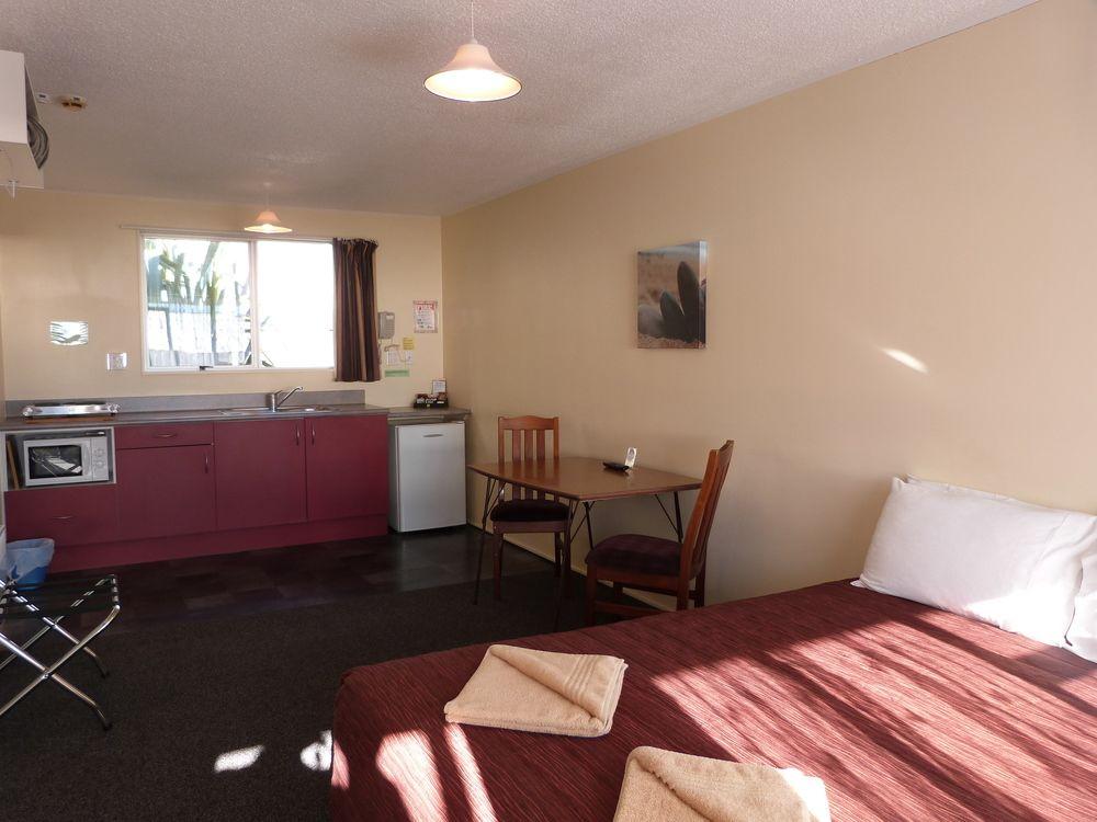 Sundowner Motel 