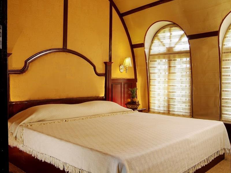 View Kerala Luxury House Boat 