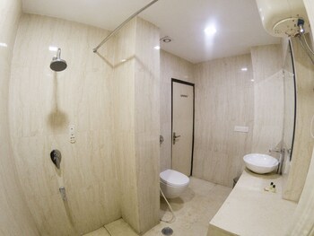 Hotel The Orion Gopal Bhawan (هتل  اوریون گوپال بهاوان) Bathroom