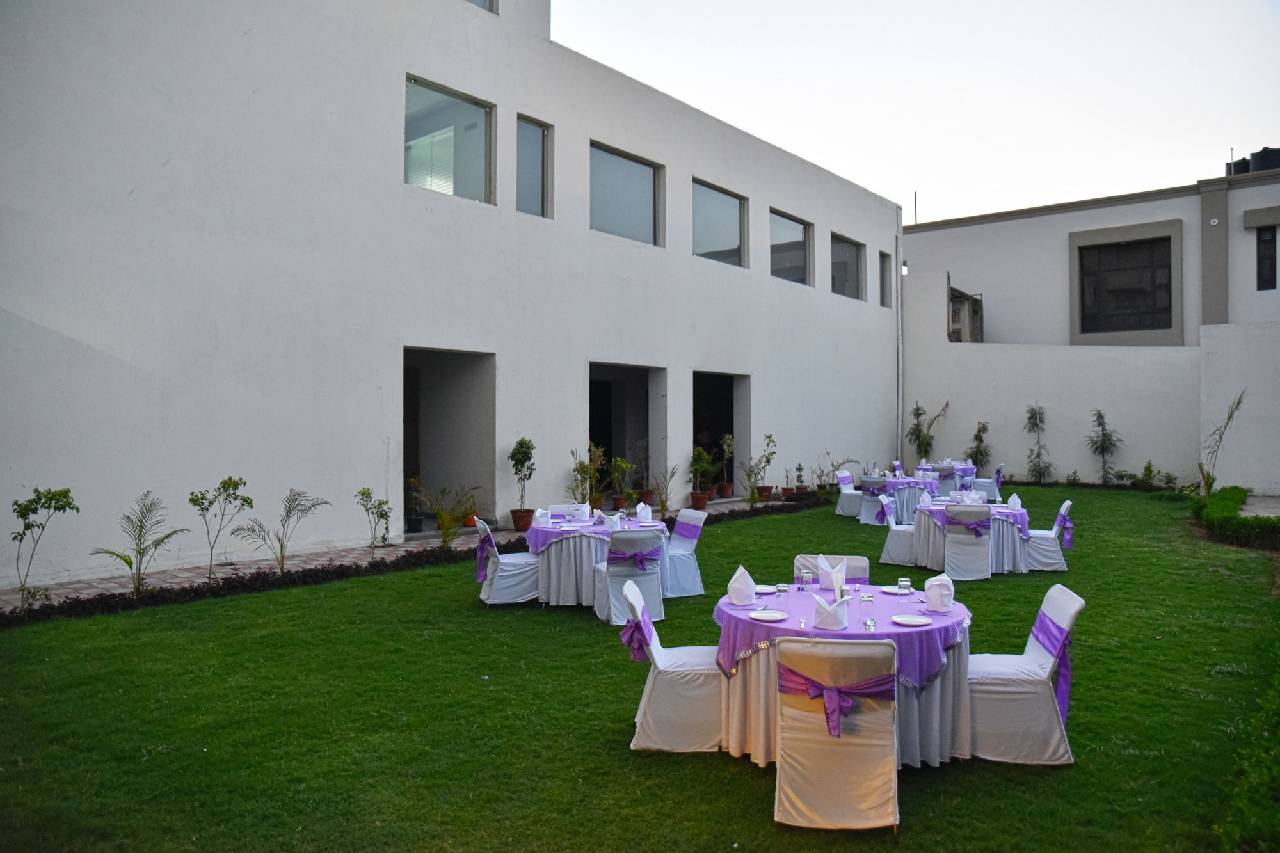 Gandharva By Peppermint Hotel 
