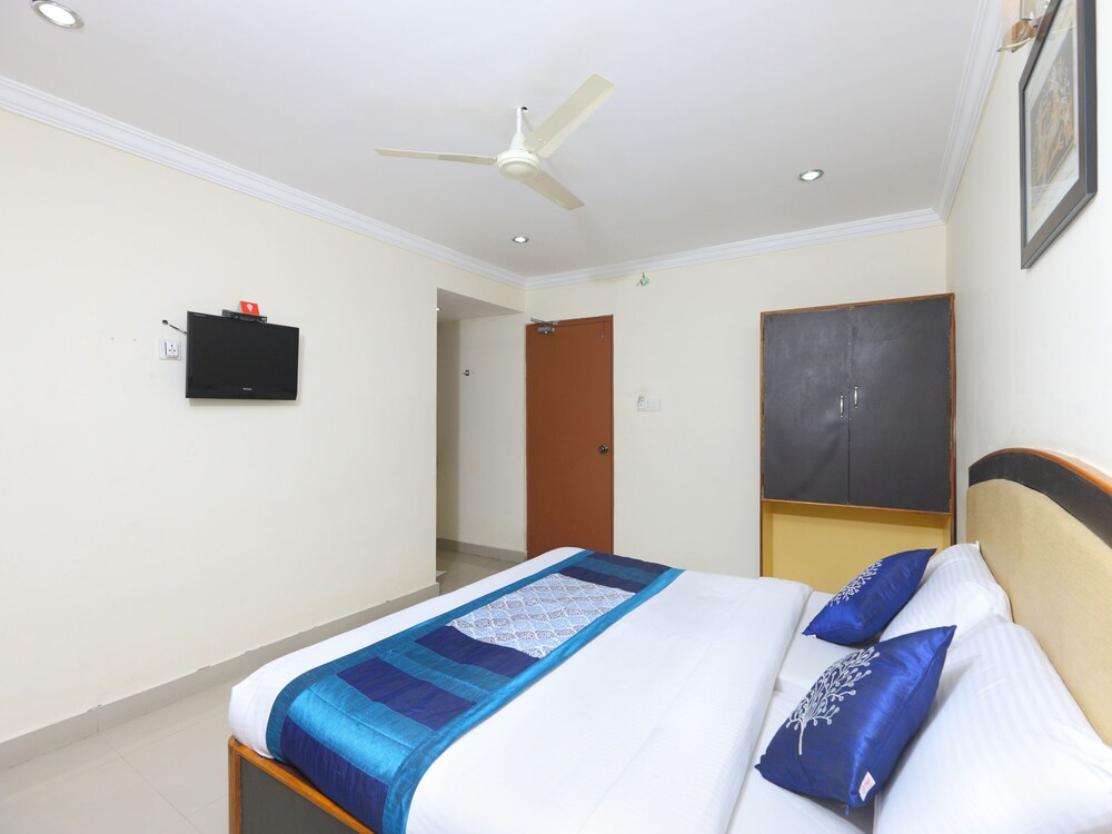 Oyo 9349 Hotel Swaagat Residency Guestroom