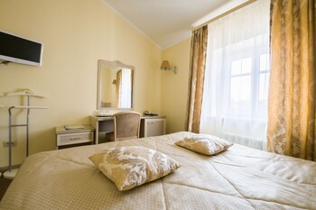 Rus Hotel Guestroom