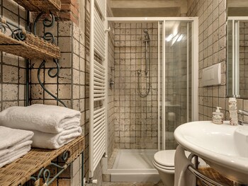 Borgo Iesolana Bathroom