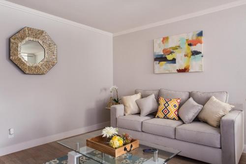 Amazing Hollywood Suite 