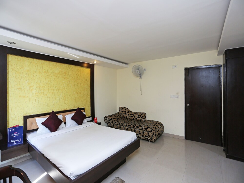 Oyo 3336 Hotel Mantri Residency Featured Image