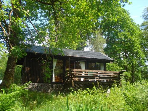 Loch Aweside Forest Cabins (لوچ آوسید فورست كابینس) 