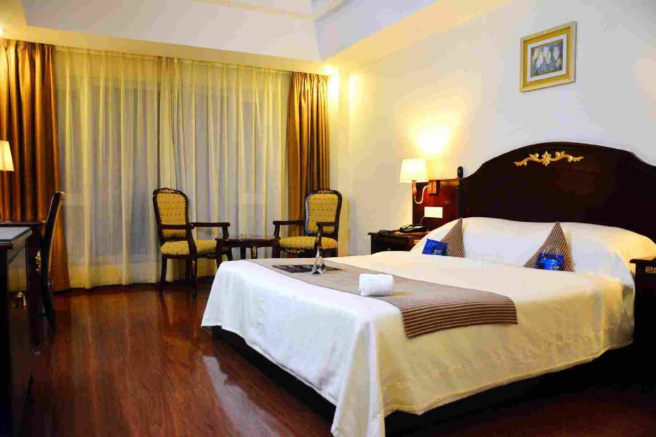 Oyo Premium Navalur 
