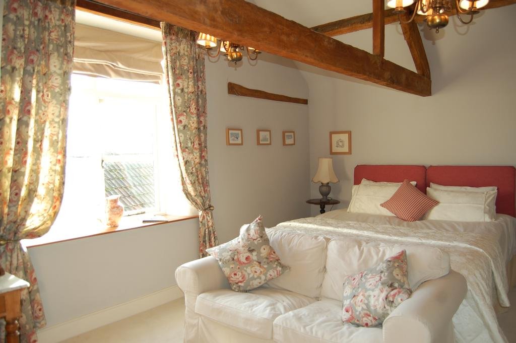 Home Barn Bed And Breakfast 