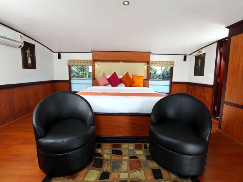 Grand Nirvana Super Luxury House Boat 
