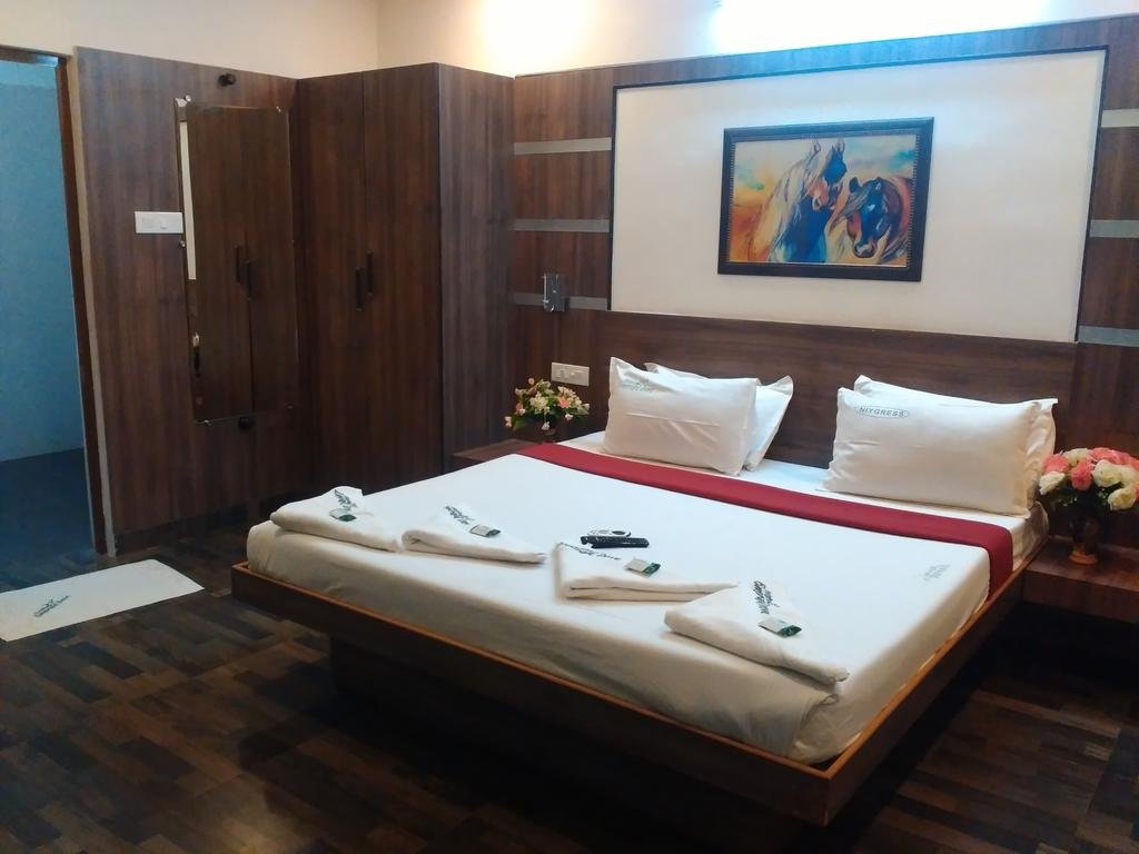 Hotel Emeralddove 