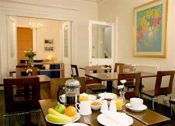 Pearl Court Guesthouse 