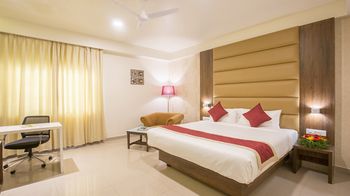 Sai International Hotel Guestroom