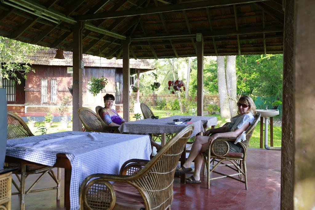 Lovedale Lakeside Homestay 