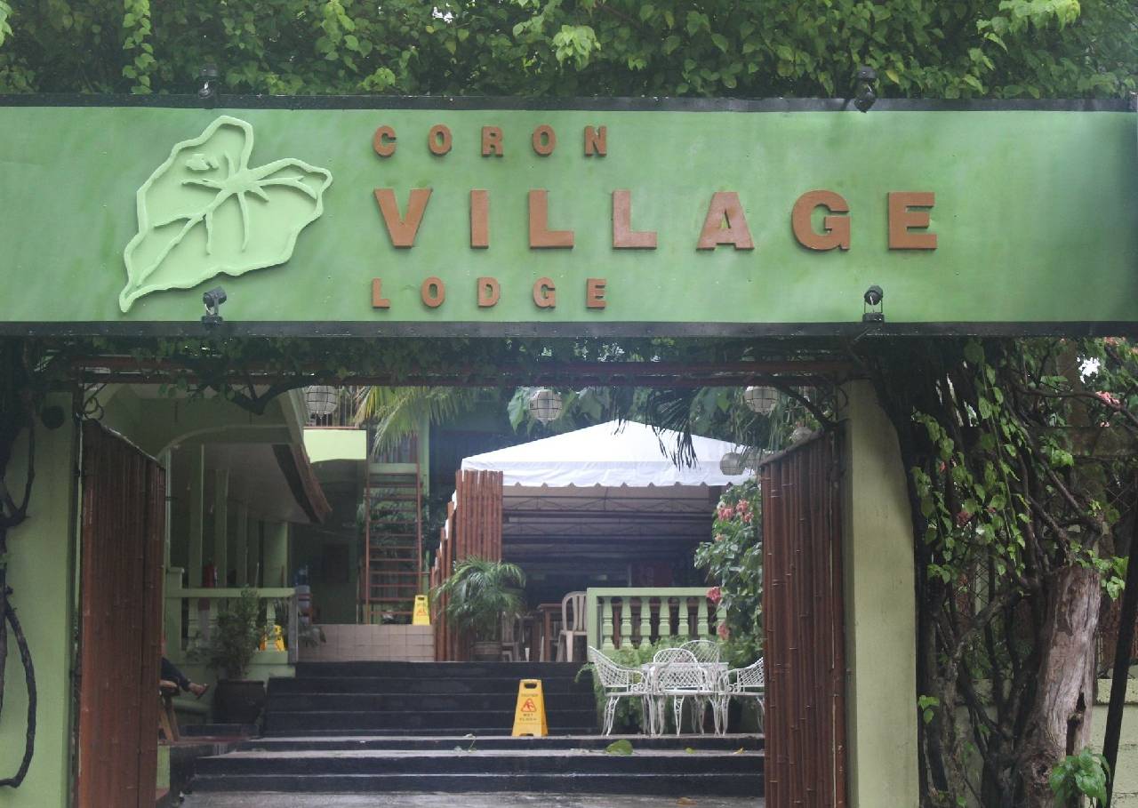 Coron Village Lodge 