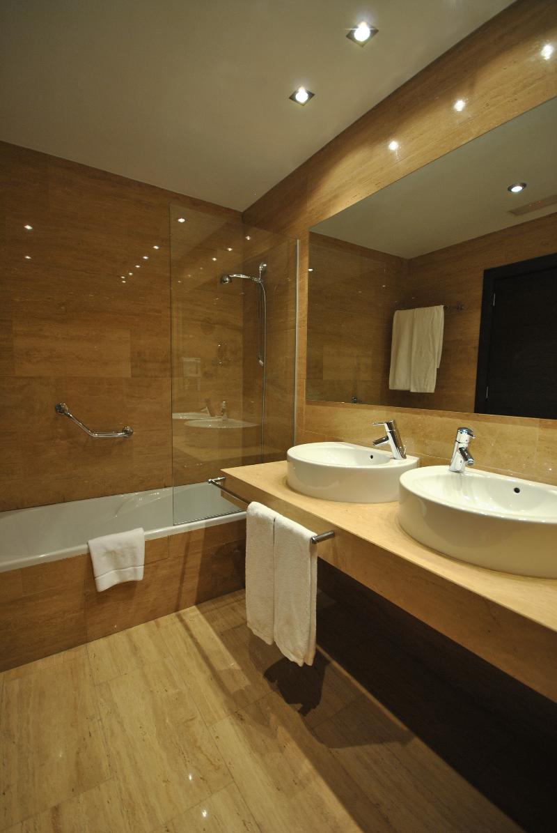 Hyltor Room