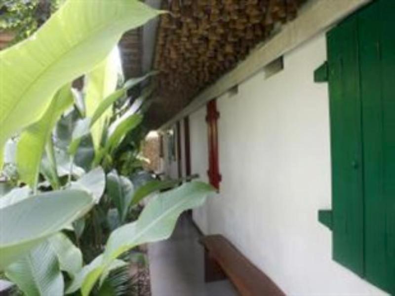 Flores Gallery Hotel 