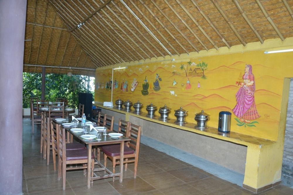 Jungle Eco Resort 