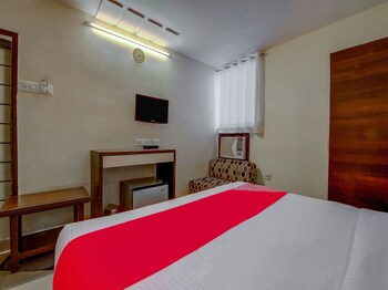 Oyo 3465 Hotel Pearl Guestroom