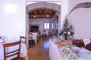 Corte Castelletto Breakfast Area