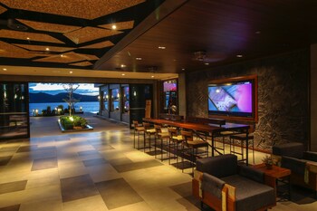 Two Seasons Coron Bayside Hotel (توو سیزنس كورون بیسید هتل) Lobby Sitting Area