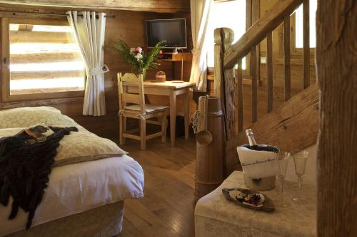 Hotel The Originals Les Fermes De Pierre & Anna 