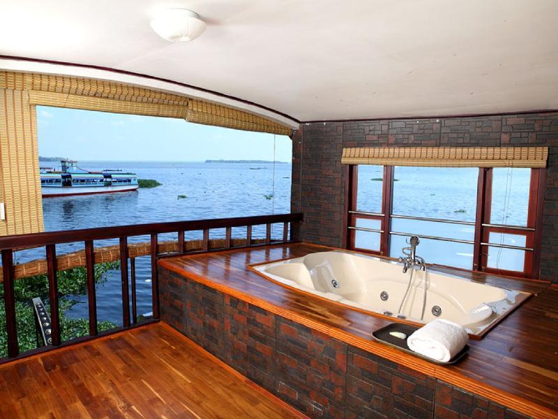 Grand Nirvana Super Luxury House Boat 