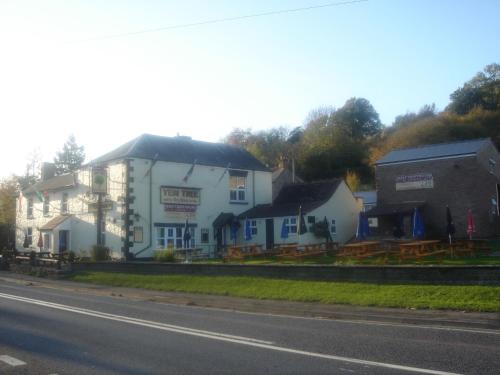 The Yew Tree Inn ( یو تری این) 