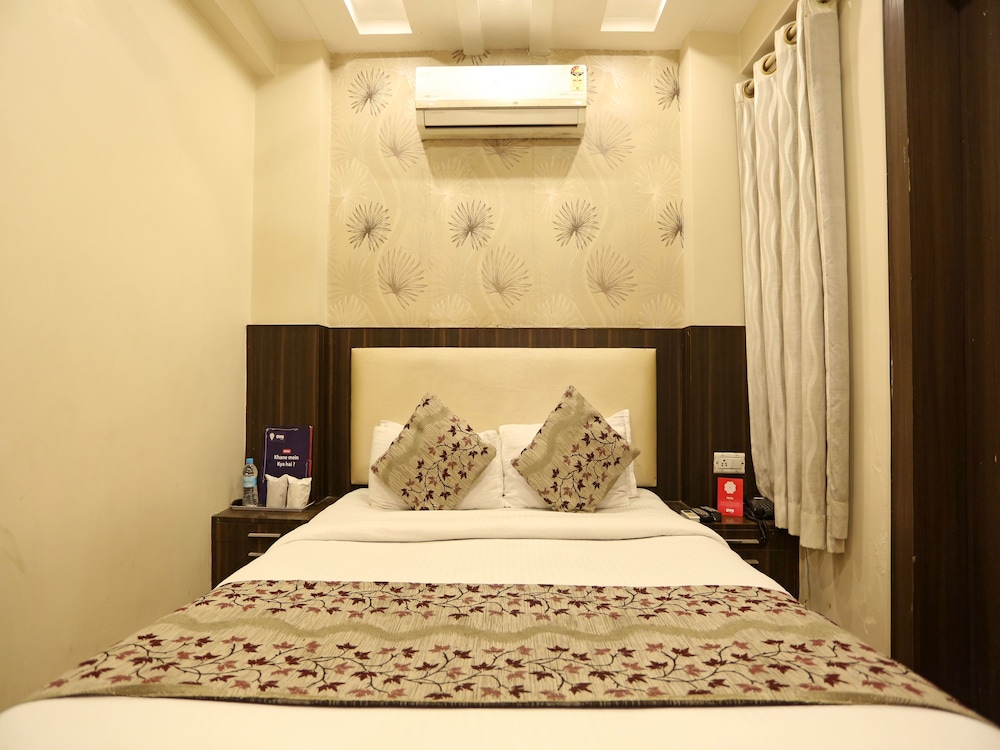 Oyo 1807 Hotel Platinum Inn Guestroom