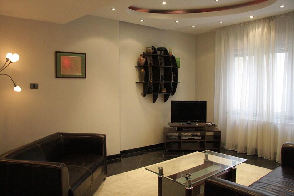 Sofia Downtown Apartments (سوفیا داون تاون آپارتمنتس) 