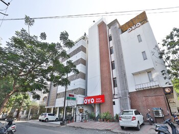 Oyo 9626 Hotel Kalyan (اویو ۹۶۲۶ هتل كالیان) Hotel Front