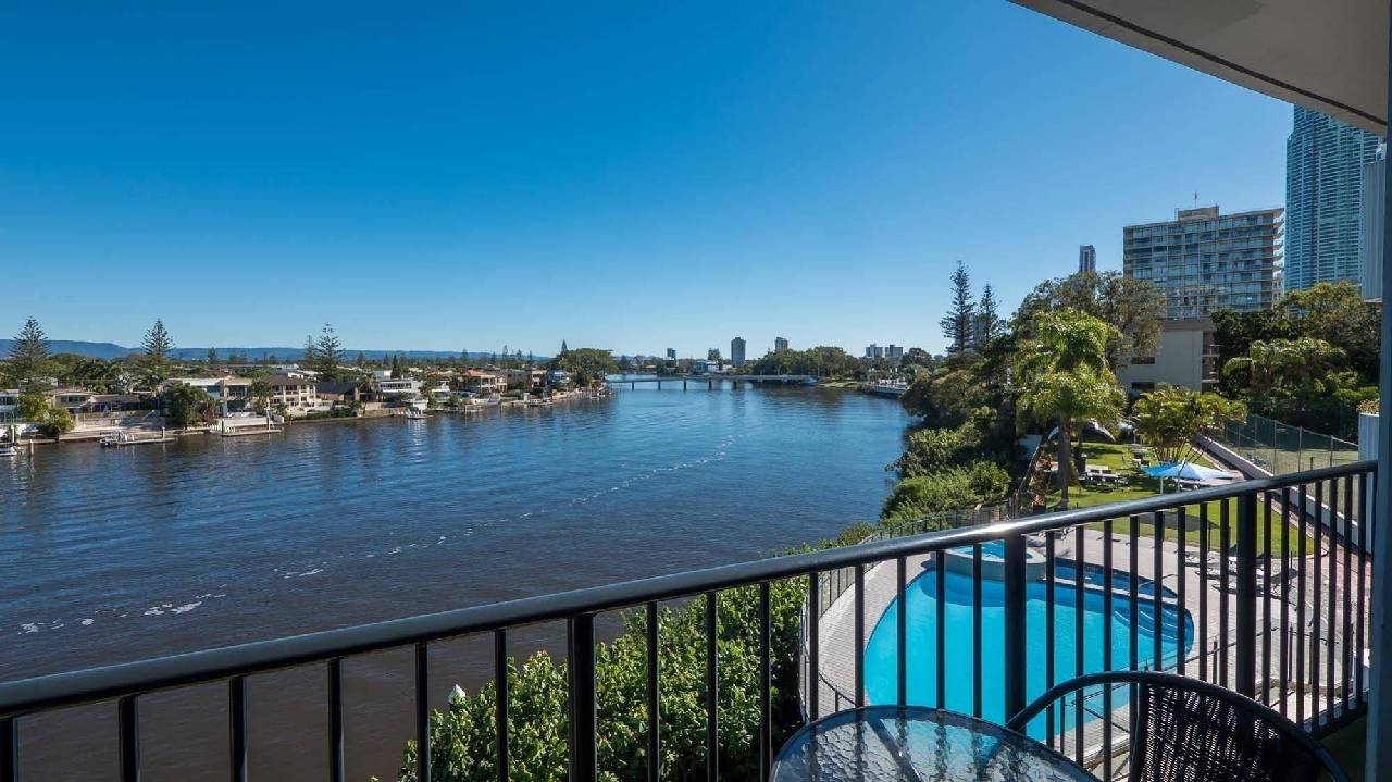 Silverton Apartments