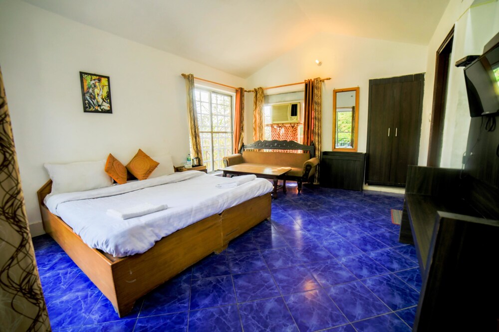 New Bhandari Swiss Cottage Guestroom