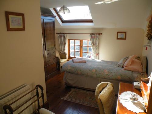 Burton Farmhouse 