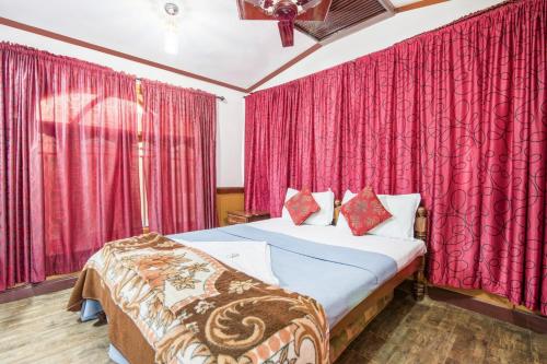 2 Br Houseboat For 6 By Guesthouser 