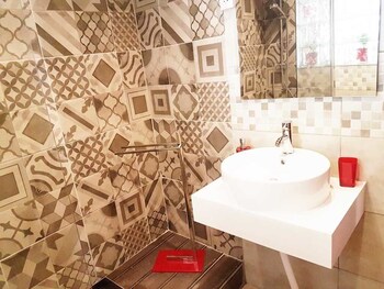 Caparica Central Apartment By Host Point Bathroom