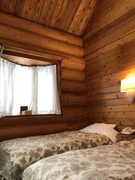 Mori No Log Hotel Kamloops Guestroom