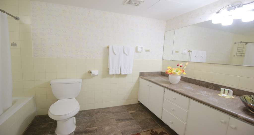 Surestay Hotel By Best Western Guam Airport South (سورستی هتل بای بست وسترن گوام ایرپورت اسوت) Penthouse Master Guest Bathroom