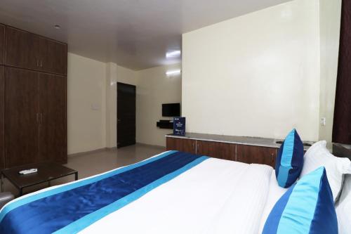 Oyo 20024 Hotel Star Court 