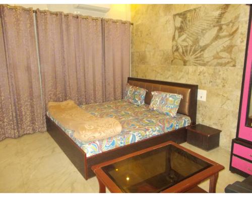 Comfortable Rooms On Laxman Jhula 