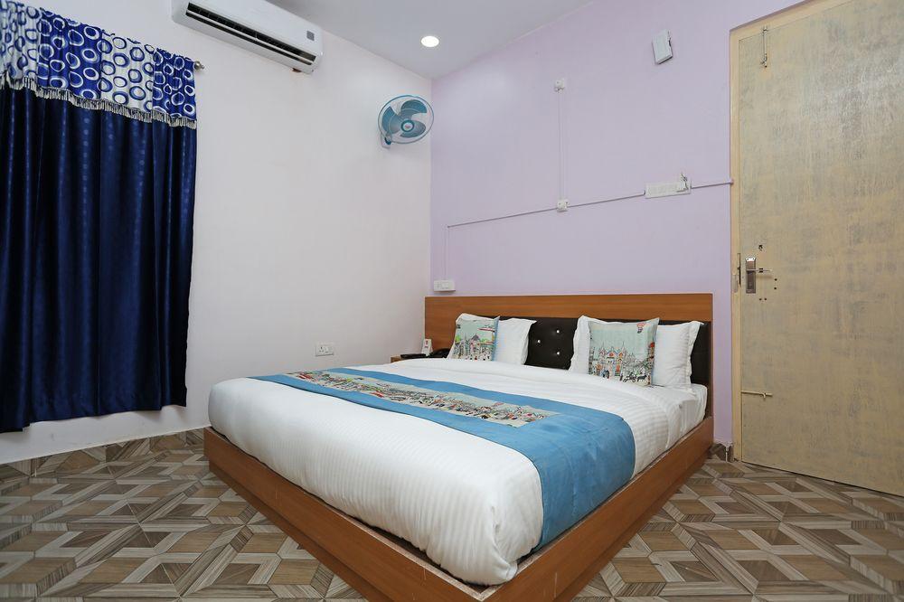 Oyo 9342 R D Green Resort 