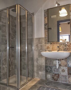 Le Sette Perle Bathroom