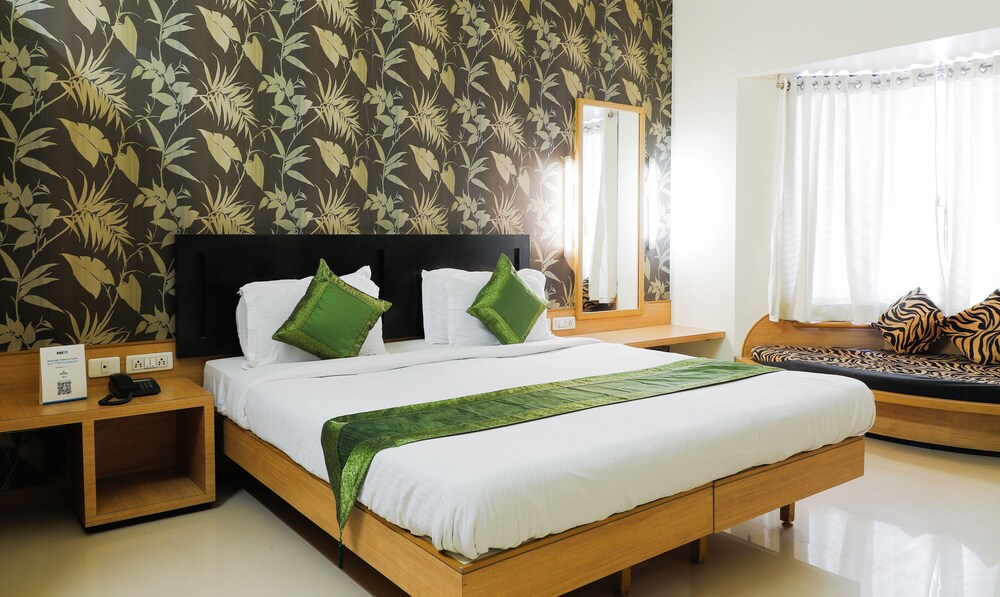 Treebo Yuvraj Guestroom