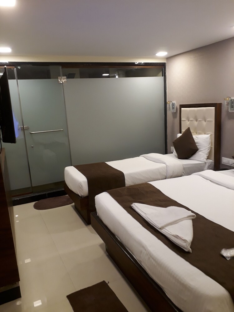 Garden Creek Residency Guestroom