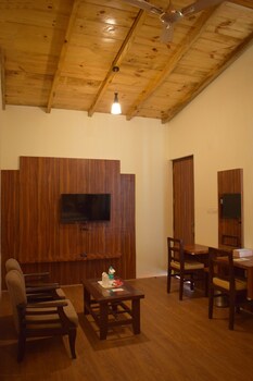 One Hotels Jim Corbett Guestroom