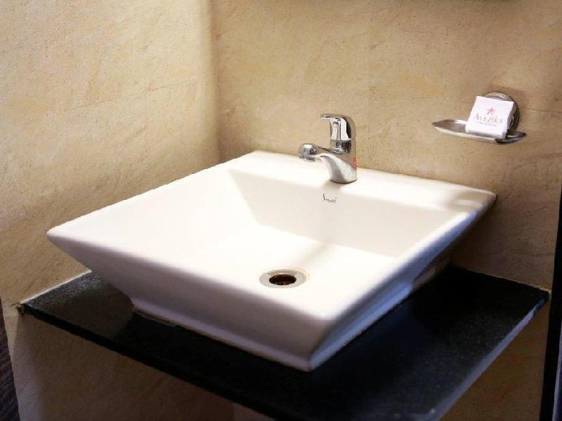J R Avezika Comfort Hotel 