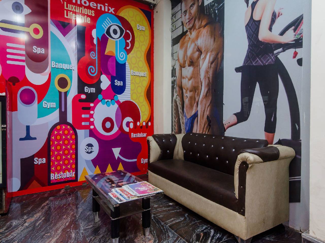 Oyo 11855 Phoenix Hotel 
