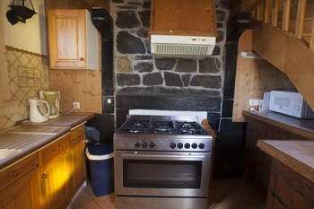 La Ferme D'eugenie In-Room Kitchen