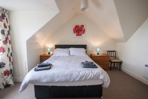 1 Varis Apartments 