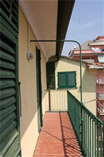 Fieschi Apartment (فیسچی آپارتمان) 
